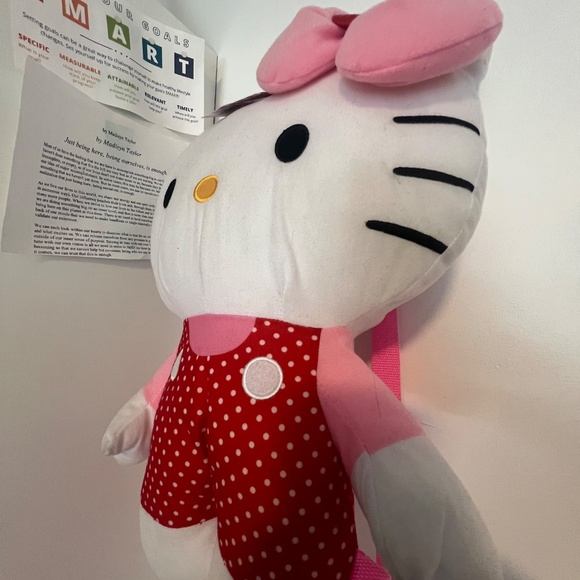 ❤️🫶🏾 SUPER CUTE HELLO KITTY PLUSHY BACKPACK - Picture 5 of 5